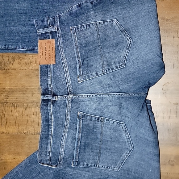 Lucky Brand Jean's 32x32 - Picture 4 of 4